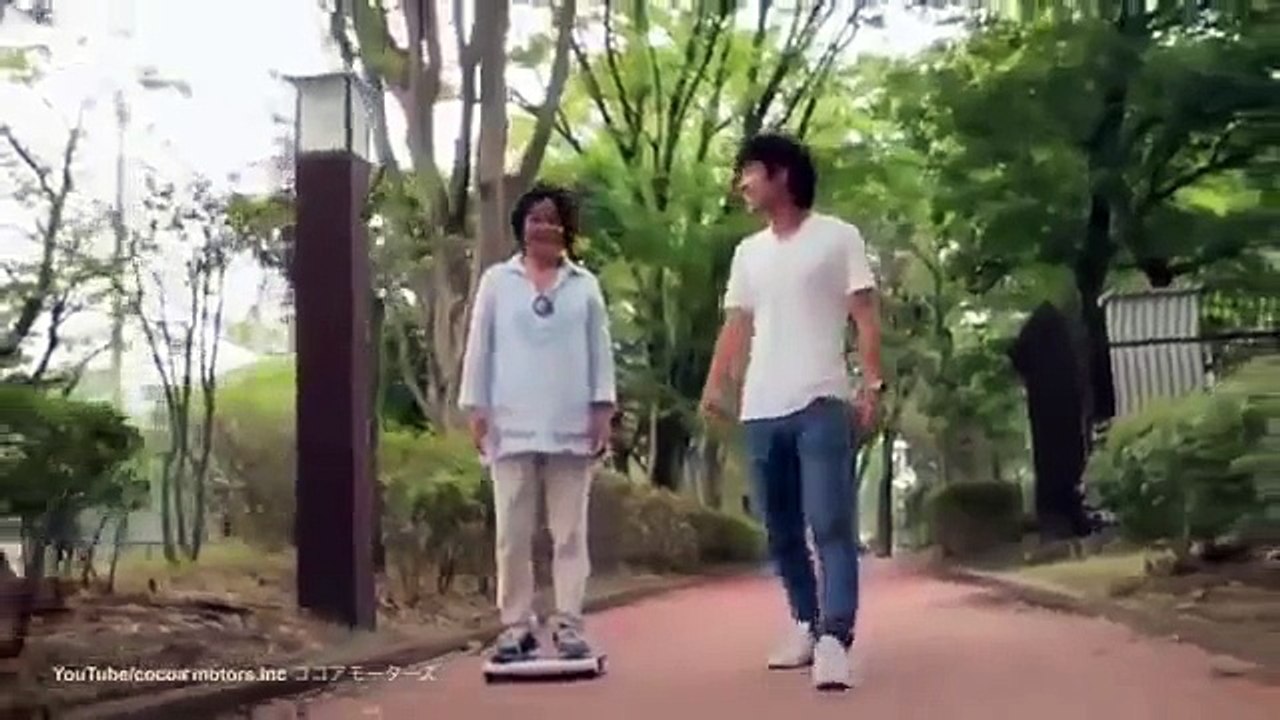 'WalkCar' by Japanese engineers 'The first Car in a bag'