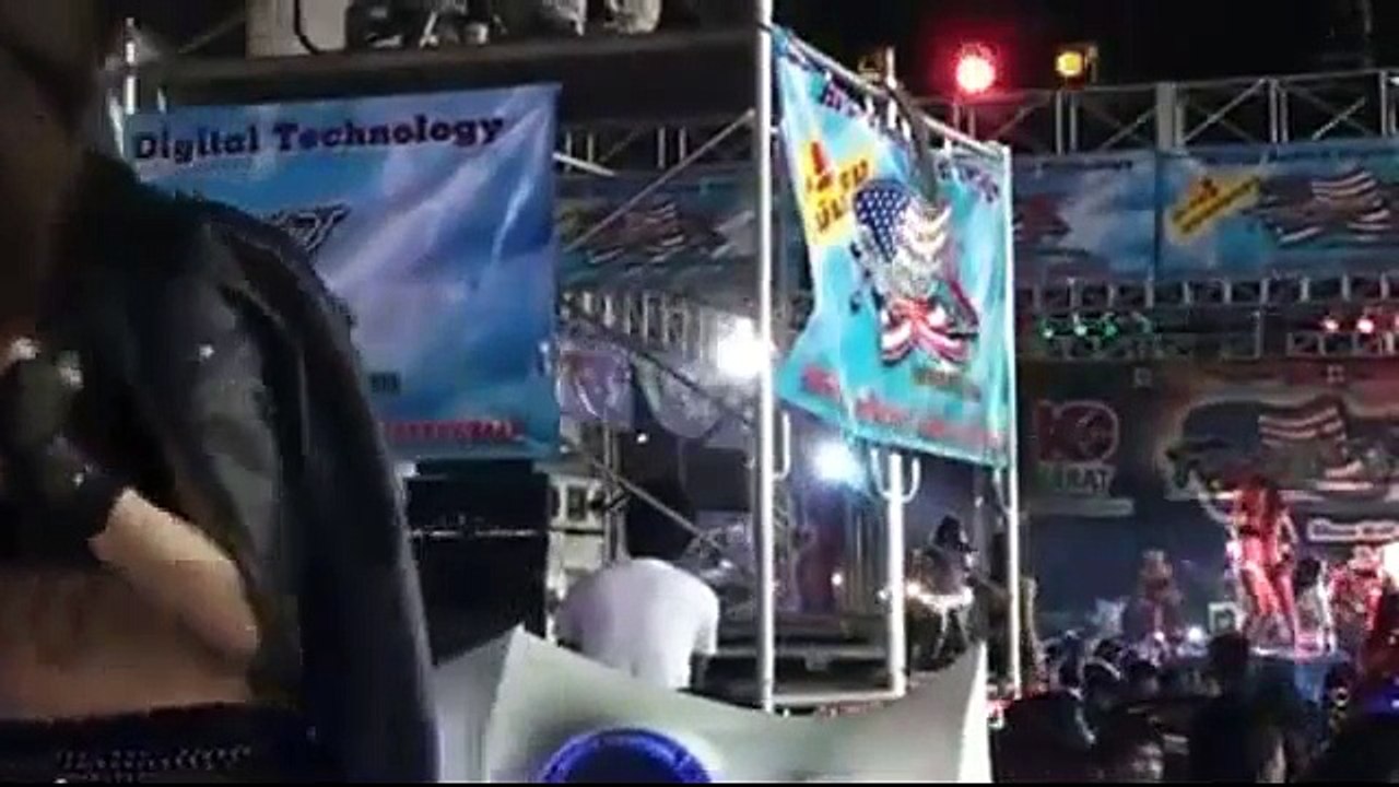 Super beautiful Thai girl great dance Coyote Motor