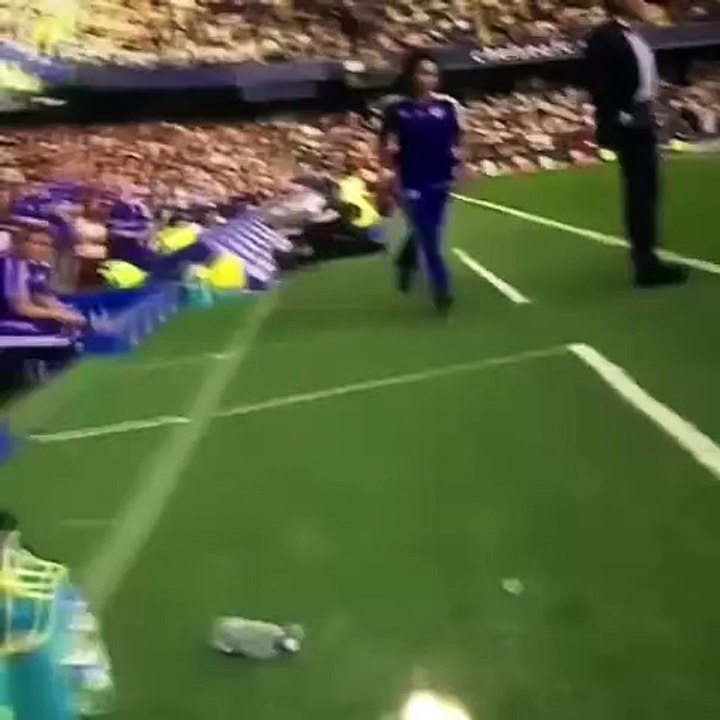 Eva Carneiro Chelsea Doctor assists Eden Hazard