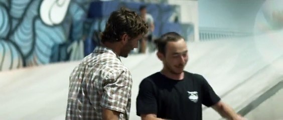 Lexus sort un hoverboard vraiment terrible ! Surfer où vous voulez !