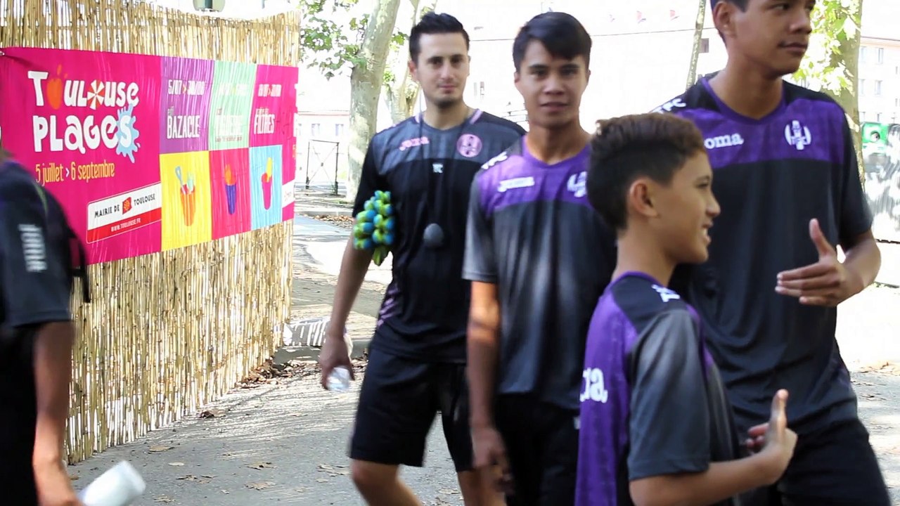 Les U17 du TFC rendent visite à Toulouse Plage pour une séance de beach soccer