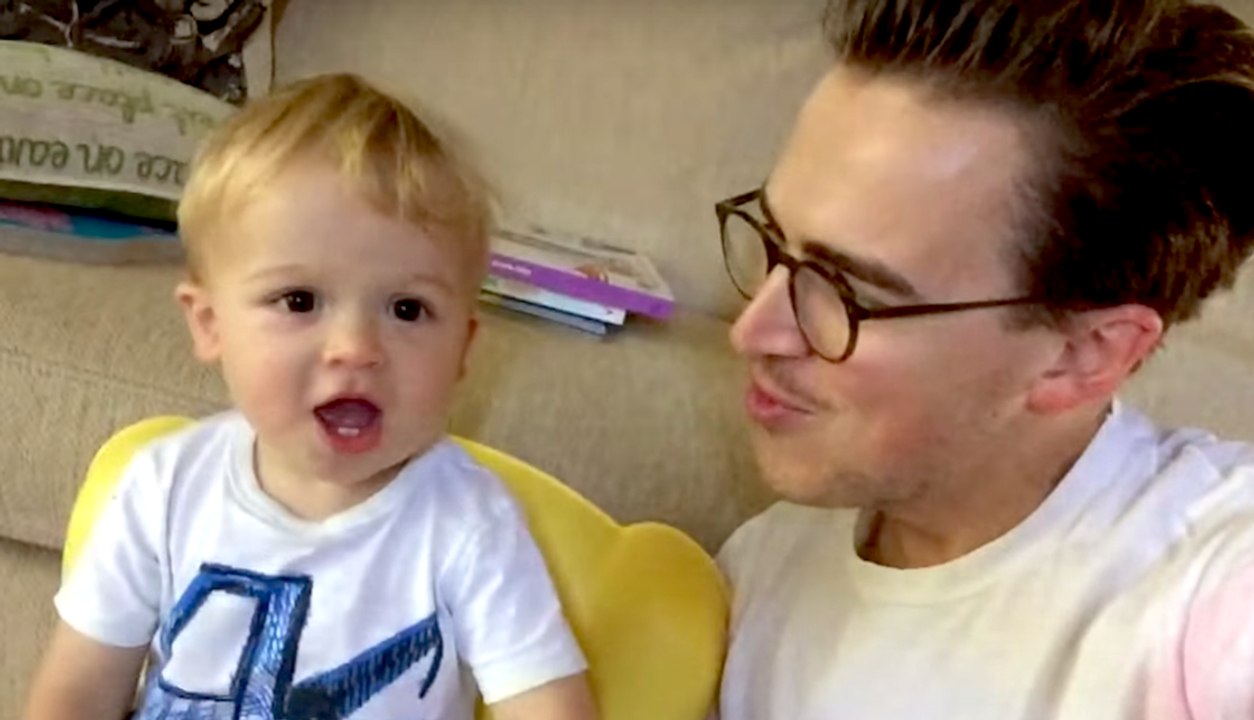 Dad and Baby Do a Duet to Justin Bieber's "Baby" | What's Trending Now
