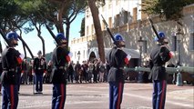 Palais princier de Monaco - relève de la garde