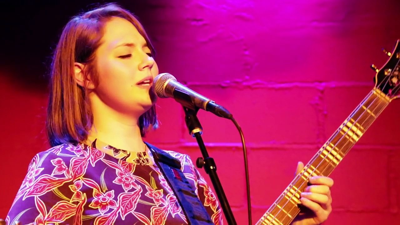 Kate Davis performing Smoke