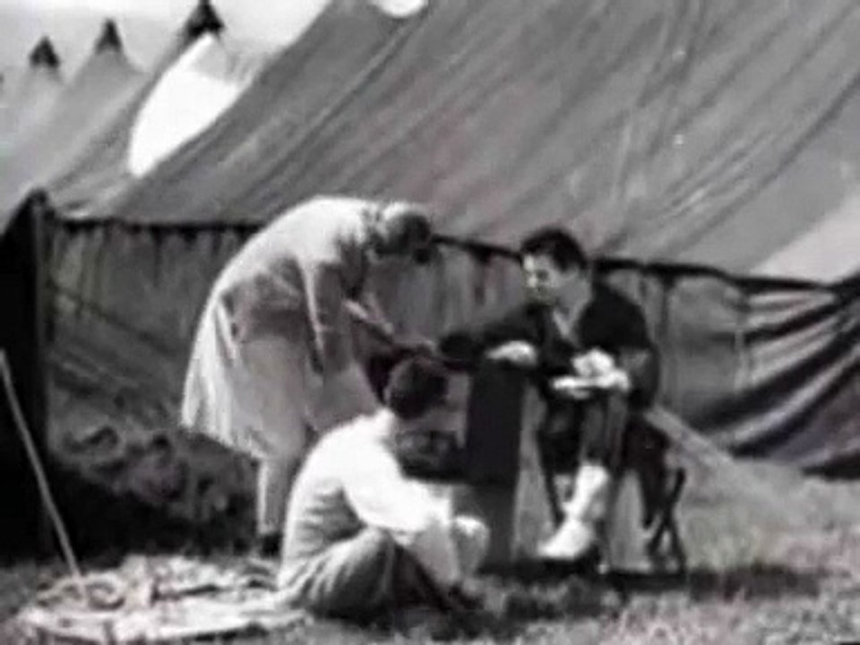 The Andrews Sisters - Boogie Woogie Bugle Boy