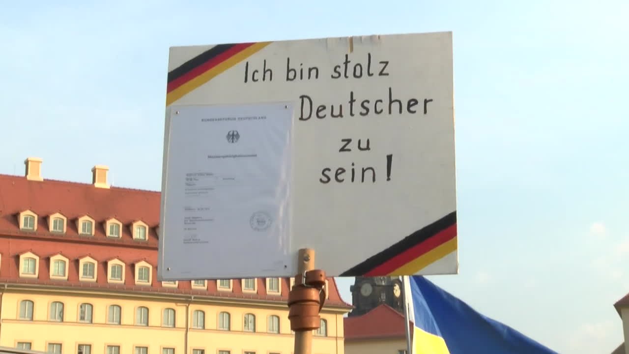 Pegida spaziert wieder in Dresden