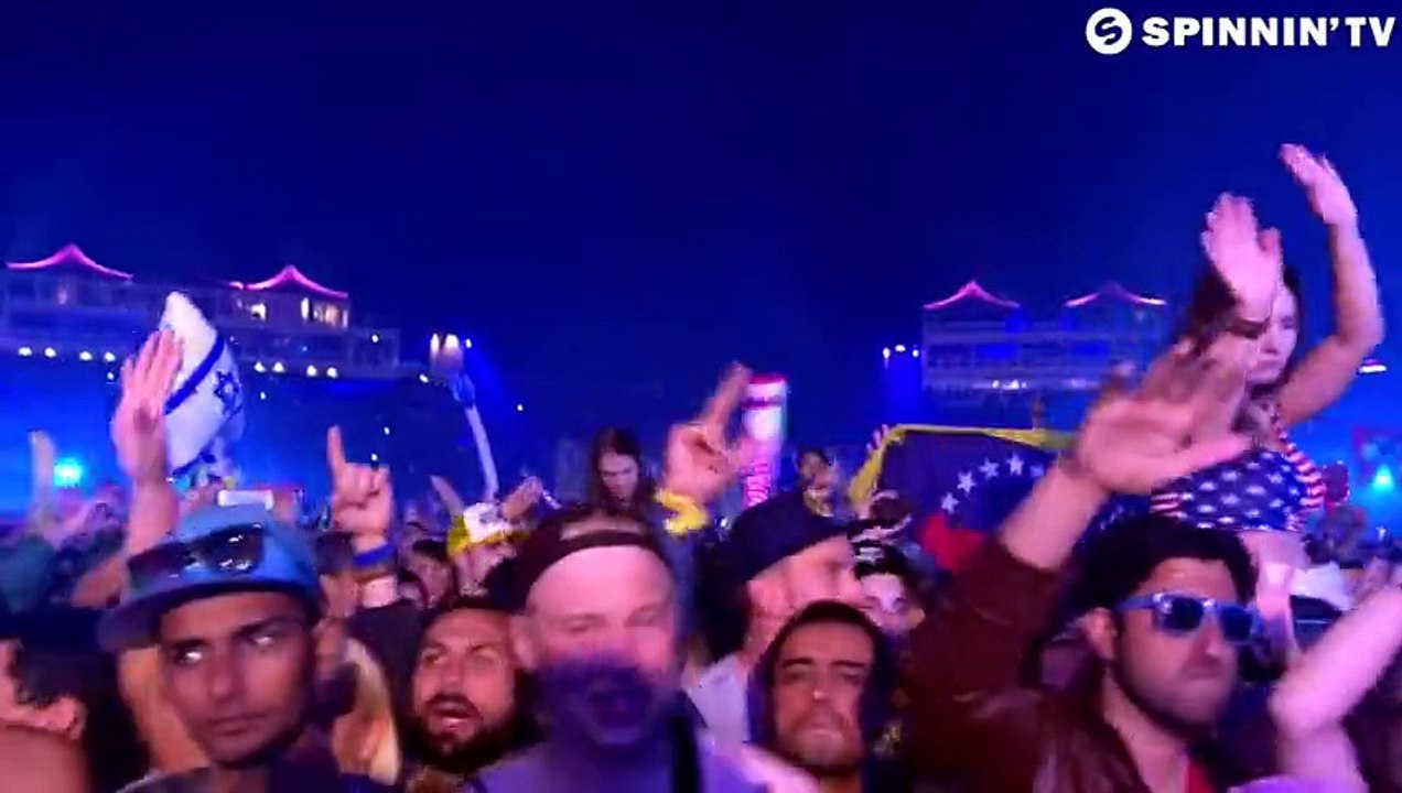 Tiësto & KSHMR feat. Vassy - Secrets (Don Diablo's VIP Mix) [Tiësto Live @ Tomorrowland 2015]