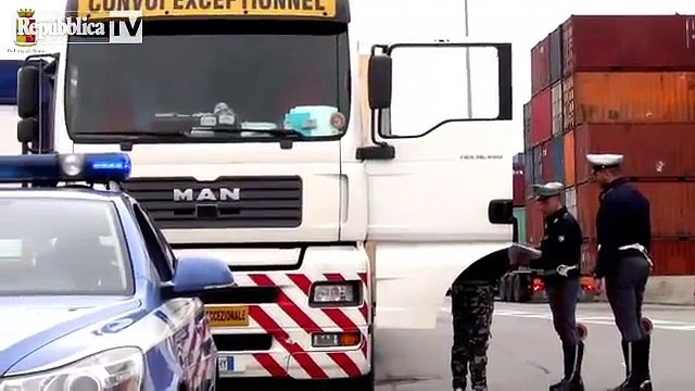 Trasporti eccezionali, controlli della pol...