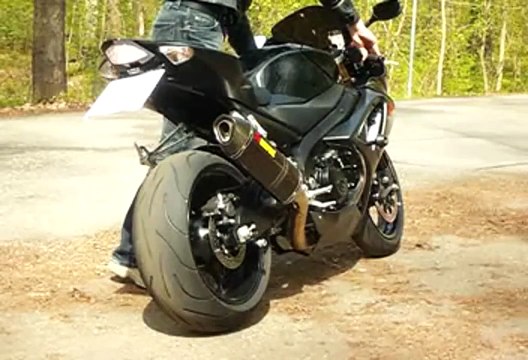 SUZUKI GSX R 1000 K8 SONIDO AKRAPOVIC