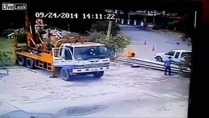 LiveLeak - Truck Crane Boom Collapses-copypasteads.com