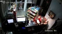 LiveLeak - Unsuccessful Attempted Robbery At Gas Station-copypasteads.com