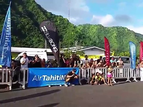 Remise des prix Trials de la Billabong Pro Tahiti
