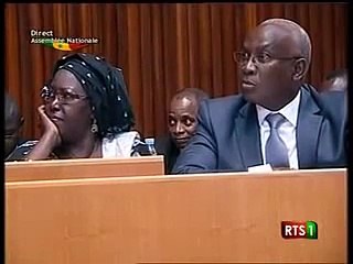 [VIDEO-Humour] Deuxième passage: Maître El Hadji Diouf chante à l'Assemblée