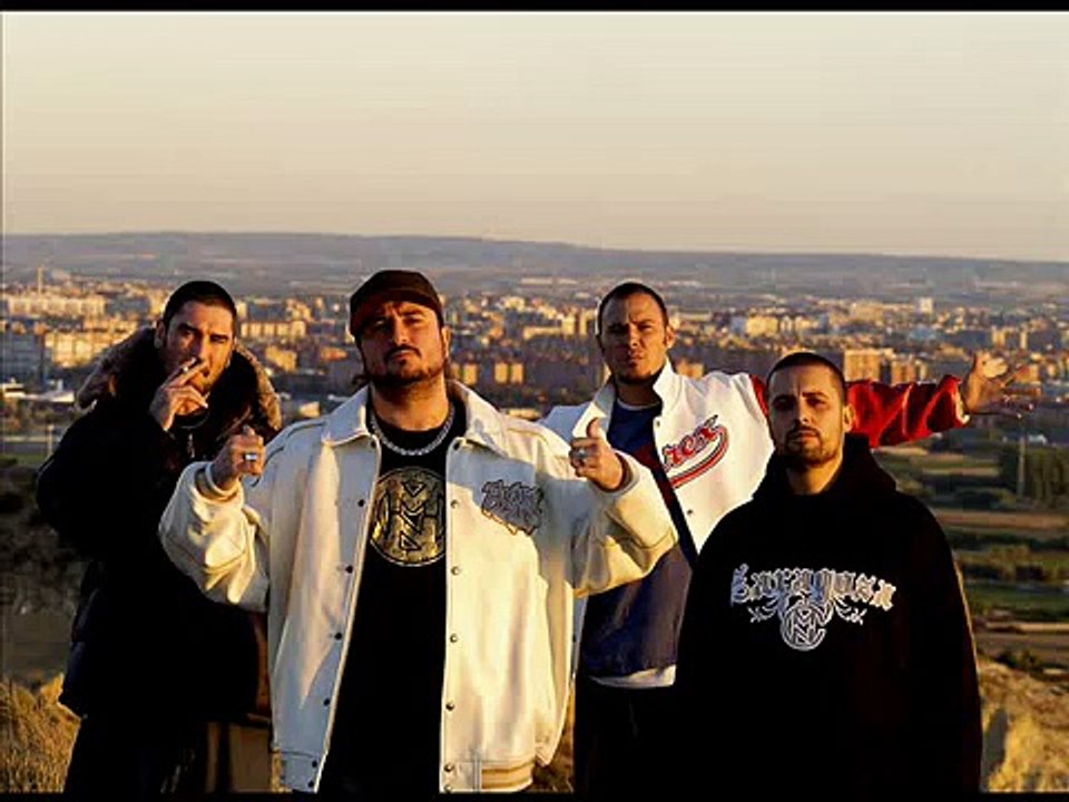 Cantando - Violadores del Verso