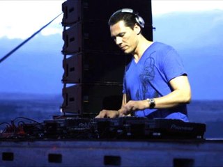 DJ Tiesto Live At Qontact 30.04.2001. Heineken Music Hall - Amsterdam, Netherlands