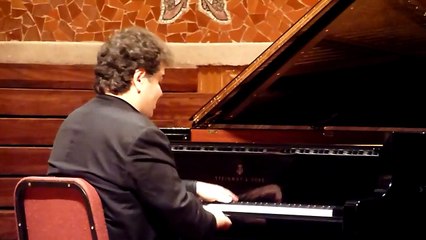 Arcadi Volodos plays Mompou "Jeunes filles au jardin"