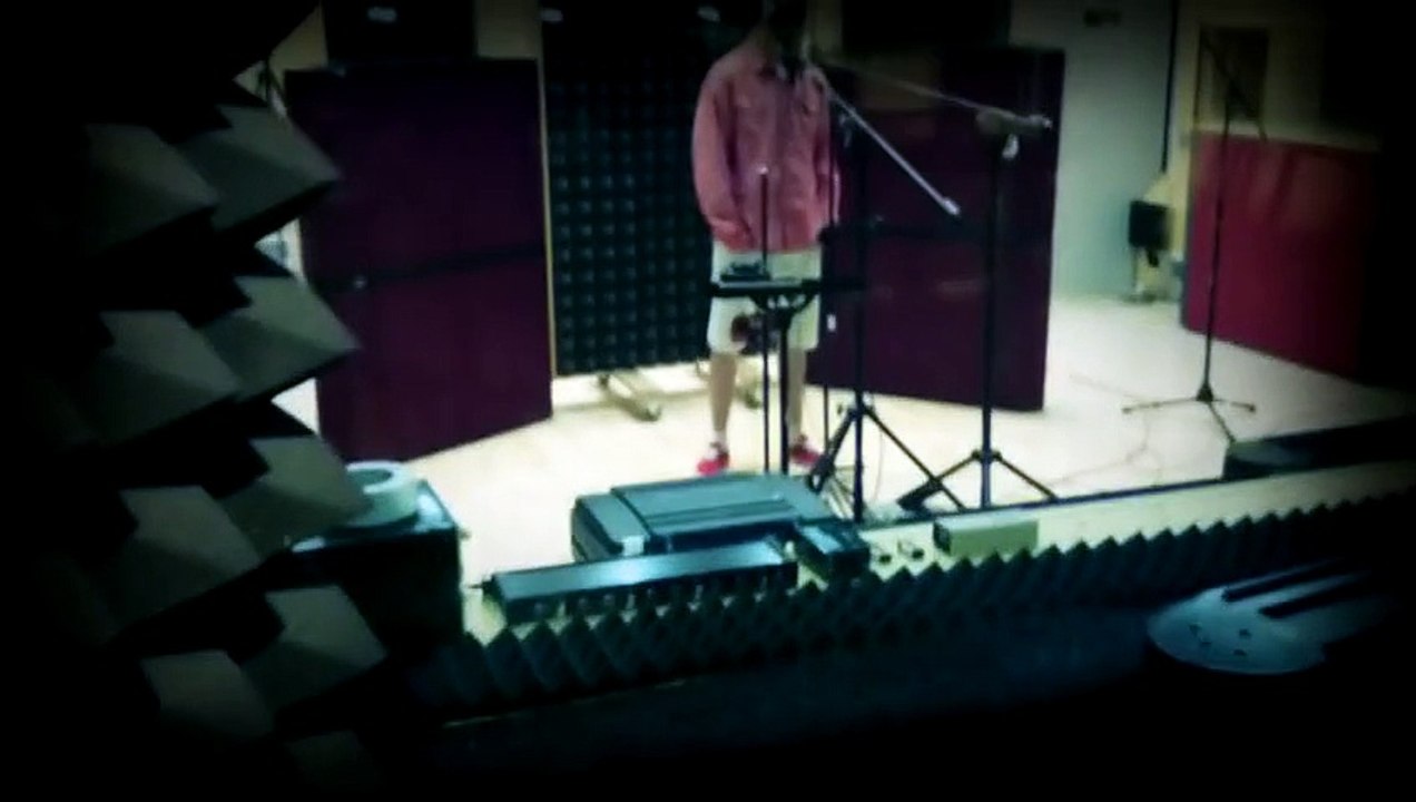 Levi - Freestyle in studio (Filmat de Uzzi)