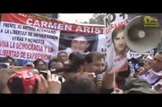 Gerardo Fernández Noroña protesta en los Pinos en apoyo a Carmen Aristegui