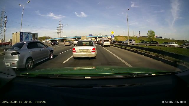 Байкер упал на ровном месте мкад.