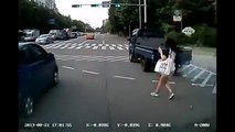 South Korean Pedestrian on Phone Walks Across Busy Six-lane Road