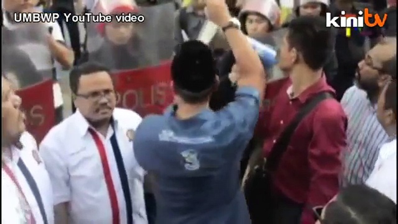 DAP: FT Umno Youth Chief threatened to burn down HQ four times