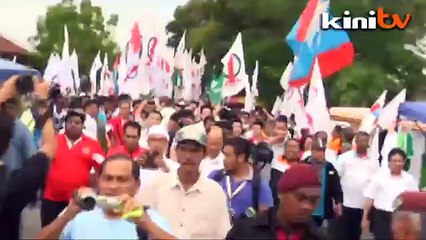 Ramkarpal spotted as Dyana arrives at nomination center