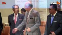 Najib threatens to sue Malaysiakini