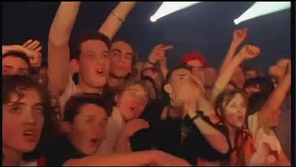 Mylene Farmer /La poupée qui fait non (live) 1997