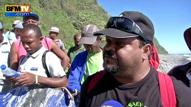 MH370: des bénévoles ramassent tout ce qui pourrait être des débris de l'avion