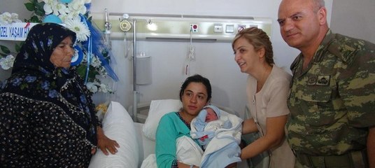 Şehidin doğum yapan eşi: Keşke babası da burada olsaydı