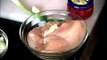 Aguacate relleno de ensalada de pollo al Chipotle por Denisse Oller | AARP