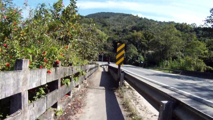 Bike e Sup nos mares e praia de Ubatuba, SP, Brasil