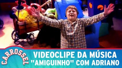 Videoclipe da música Amiguinho, com Adriano