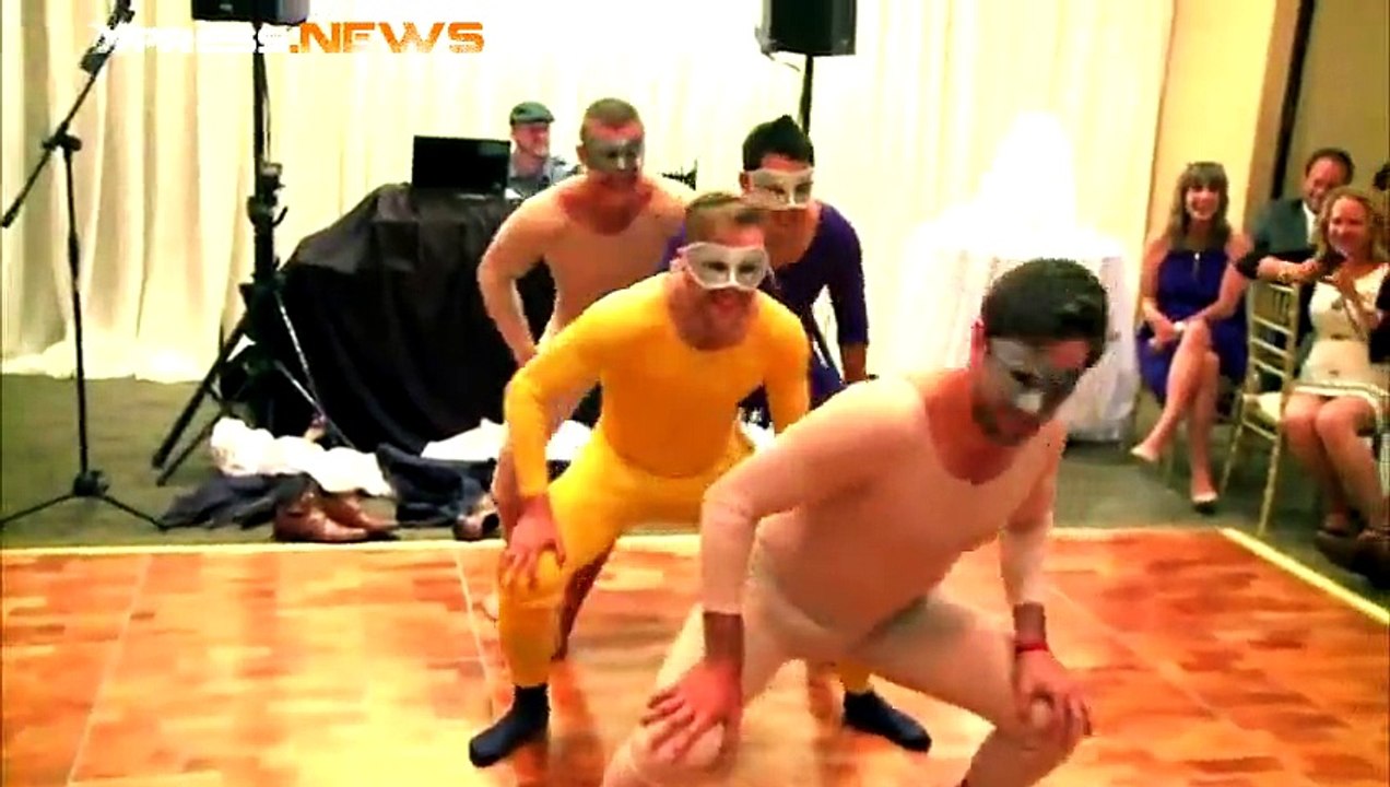 4 amis dansent pour le mariage de leur ami et c'est trop top