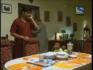 بھارت میں ڈھونگی سادھو کیسے دھرم کے نام پر لوگوں کو لوتتے ہیں ویڈیو دیکھیں