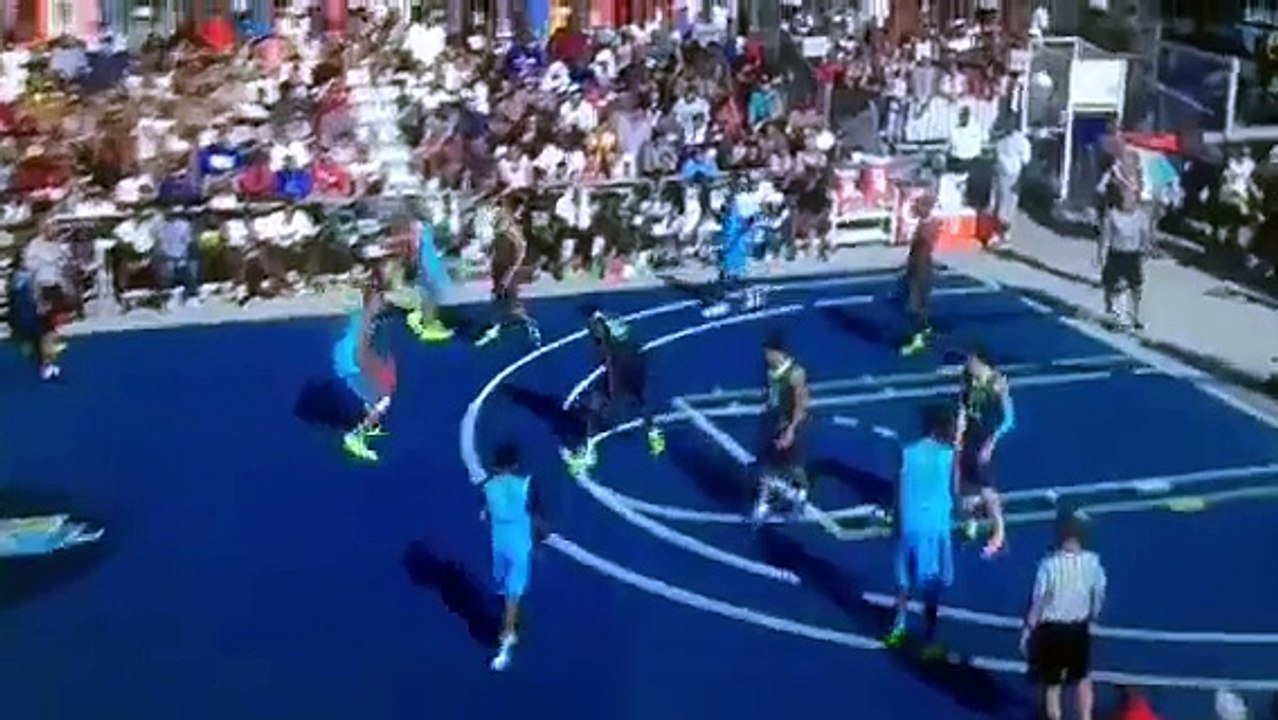 Aaron Gordon between legs, off backboard at Elite 24