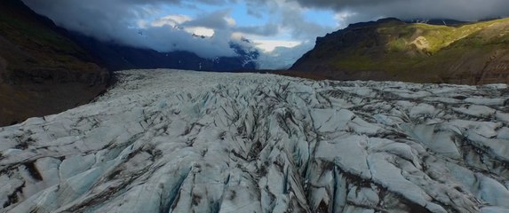 2 minutes d'Islande vue d'un drone