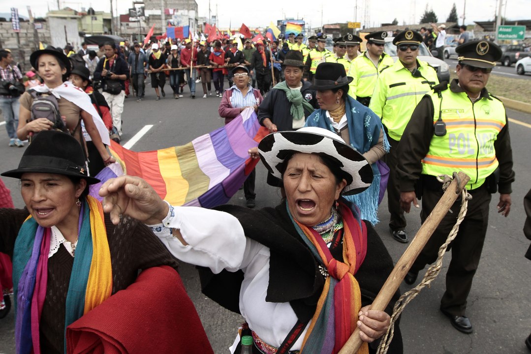 Equateur : des indigènes anti-gouvernement en route vers la capitale Quito