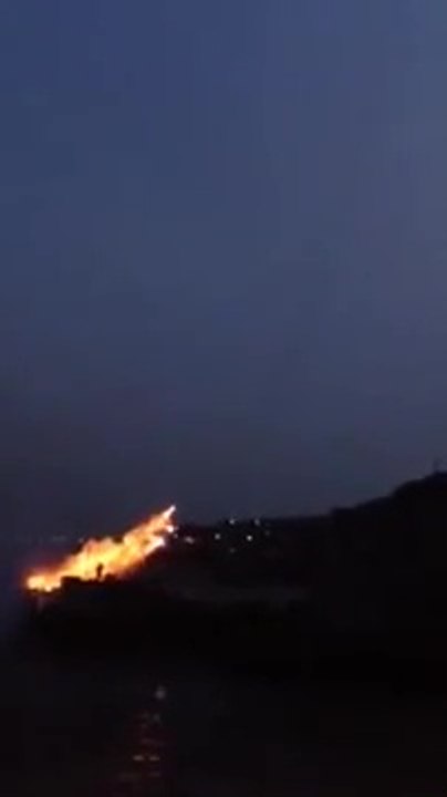 Sky Ladder : Feu d’artifice d'un échelle qui grimpe dans le ciel