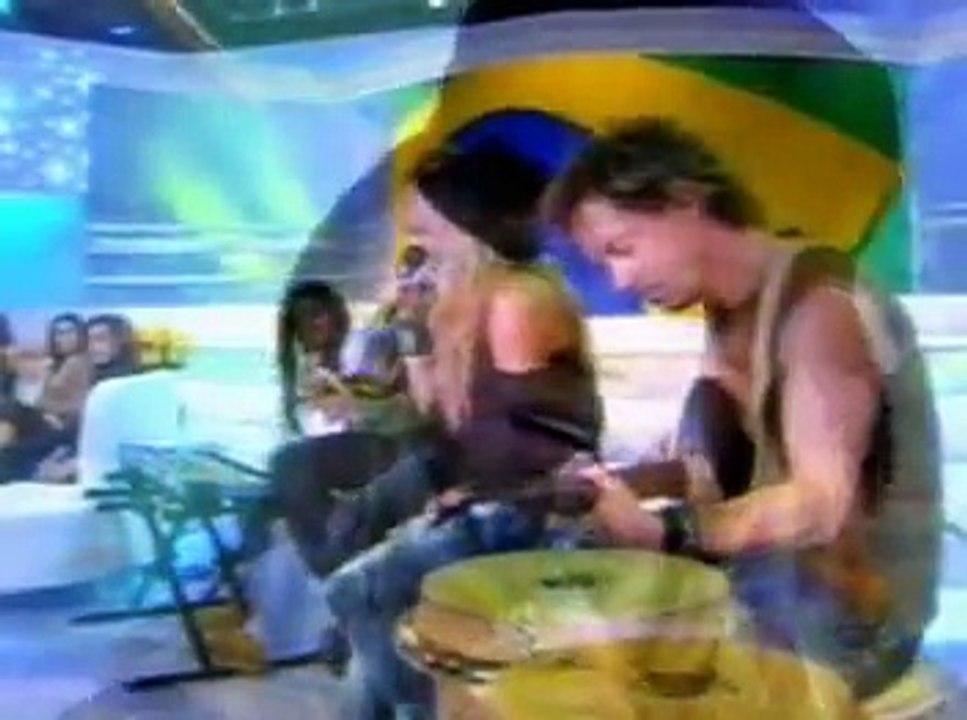 Shakira - Underneath your clothes - Acoustic - Live at Hebe
