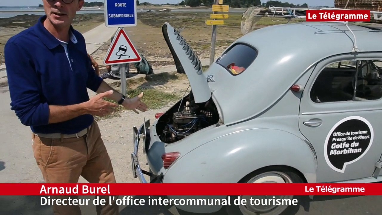 Presqu'île de Rhuys. Une 4CV pour informer les touristes