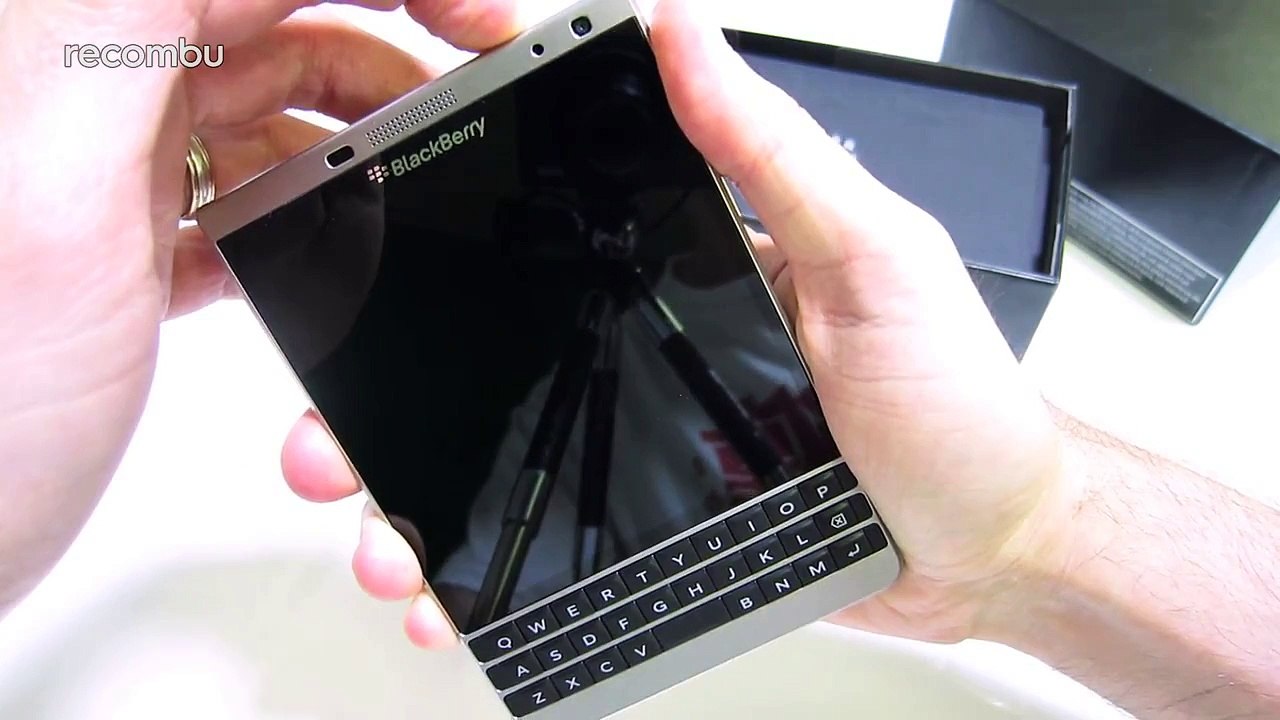 Blackberry Passport Silver Edition unboxing and first look