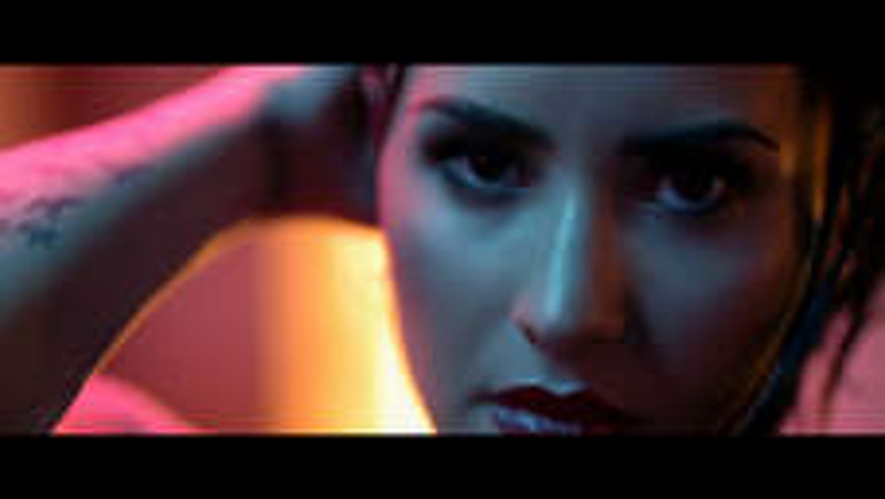 Demi Lovato – Cool for the Summer [iTunes Plus M4V]
