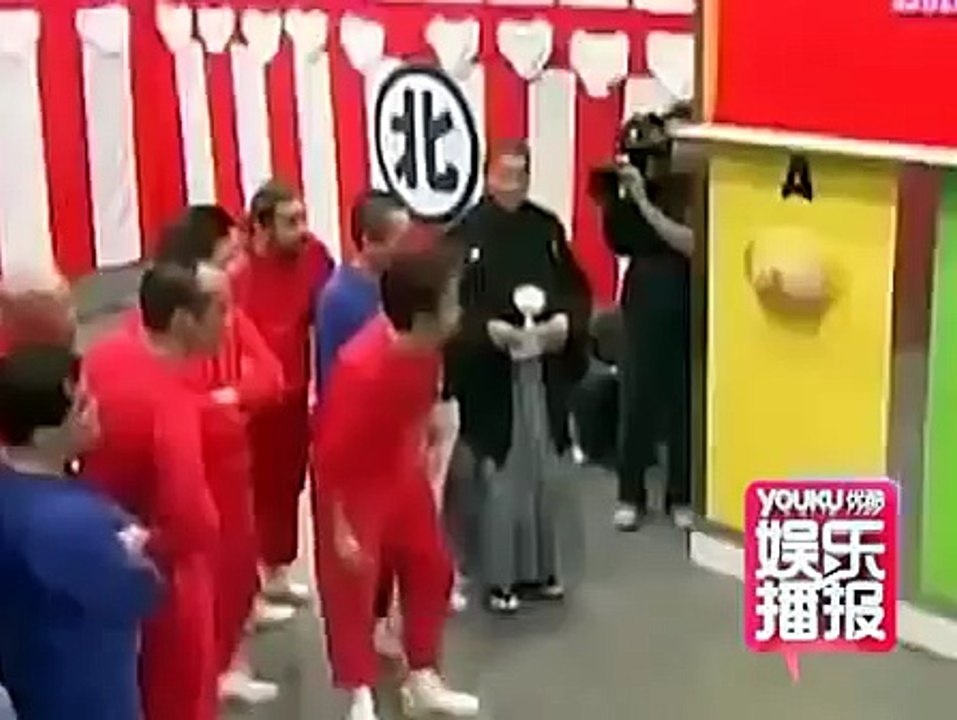 日本电视节目口味重 亲屁股比赛震惊网友 130806