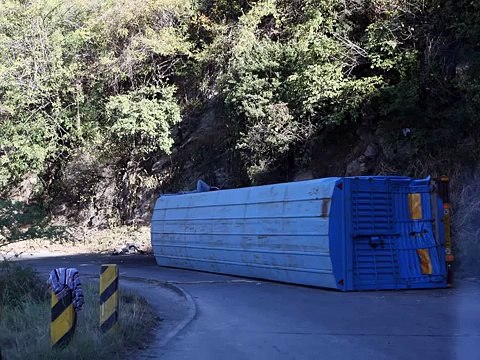 Semi Truck Crashes - Truck Accidents