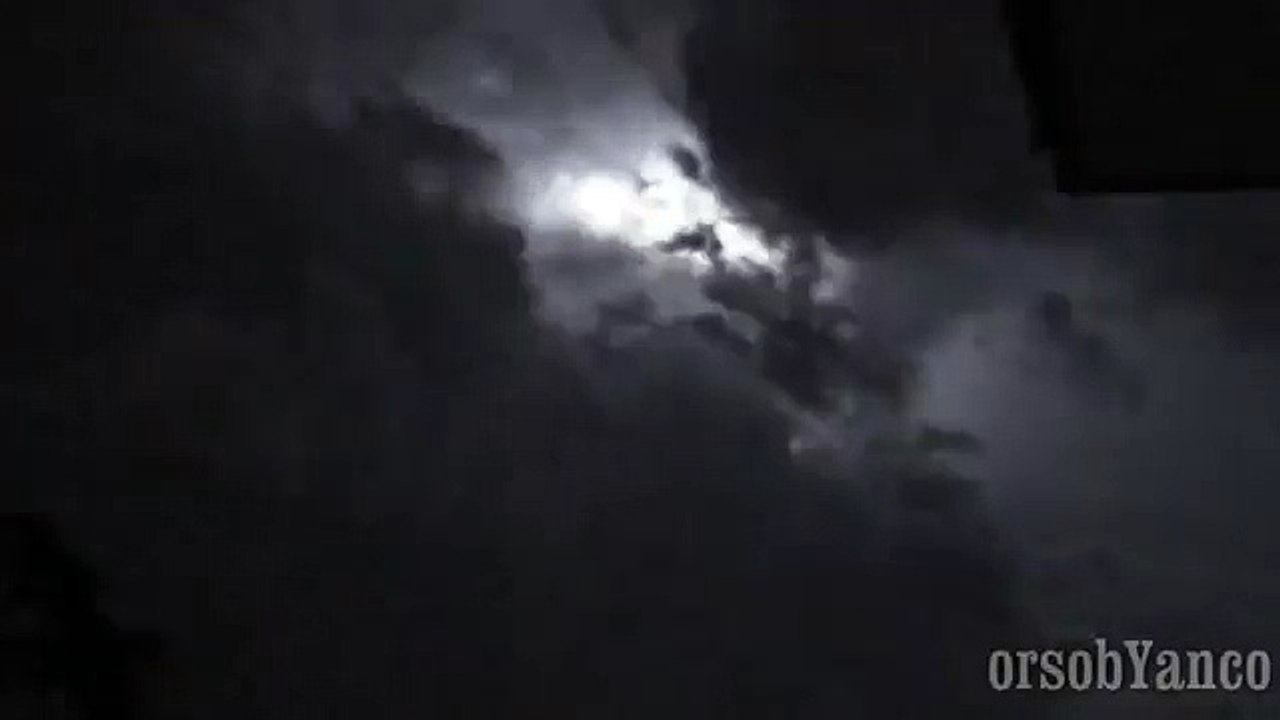 INCREDIBILE E VIOLENTA TEMPESTA DI FULMINI