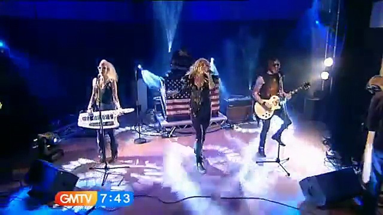 KeSha Blah Blah Blah (LIVE)