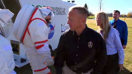 University of North Dakota Welcomes Astronauts Karen Nyberg and Douglas Hurley (Oct. 24, 2014)