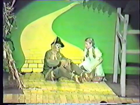 Wizard of Oz Scarecrow Scene