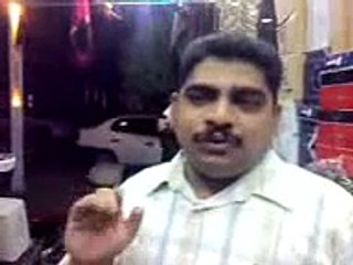 Indian man talking arabic =P